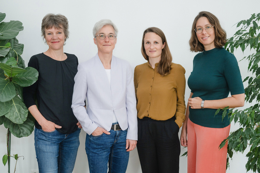 Vier Frauen für den Klimaschutz: Astrid Schaffert, Brigitte Knopf, Marie-Louise Zeller, Ines Verspohl (v.l.) bilden das wissenschaftliche Team des Think Tanks „Zukunft Klima Sozial“.