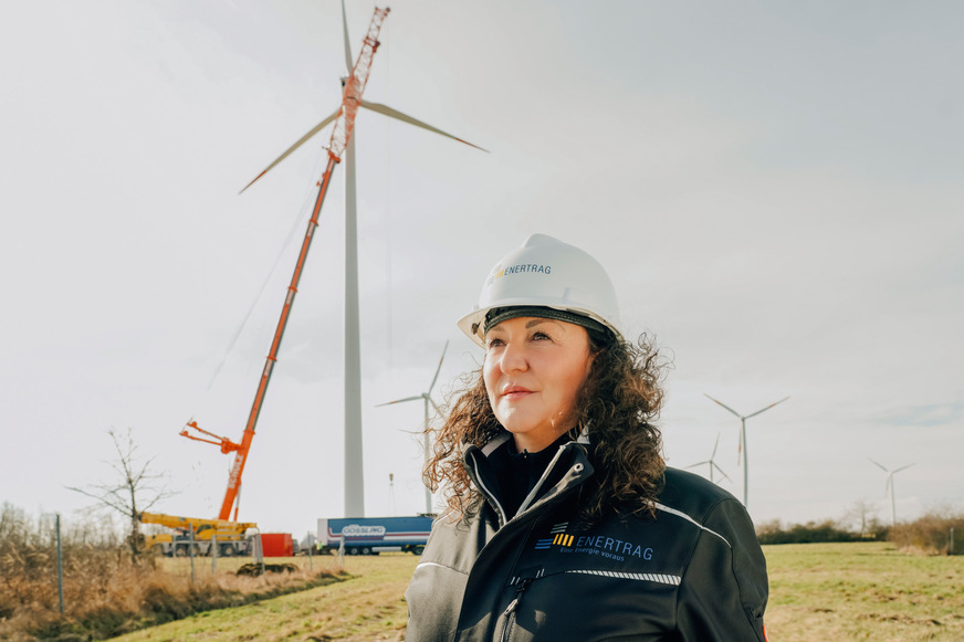 Katja Gall, Teamleiterin Repowering bei Enertrag: „Wir freuen uns auf ein herausforderndes Projekt in Mecklenburg-Vorpommern, was wir mit unserer Expertise in den kommenden Monaten in mehreren Schritten repowern werden.“