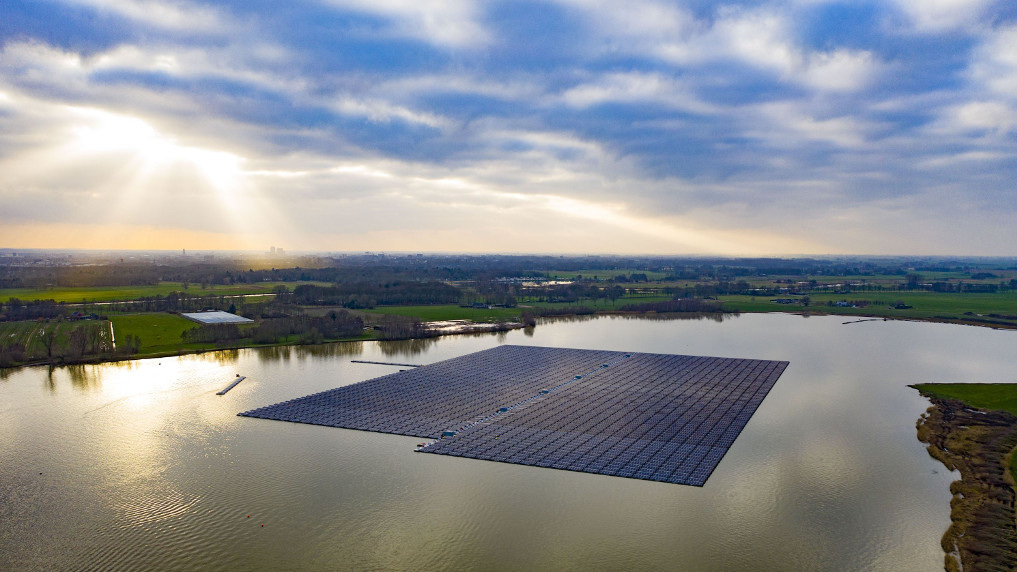 Baywa RE Baut Riesige Floating-PV-Anlage - ERNEUERBARE ENERGIEN