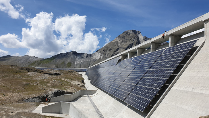Die Anlage am Staudamm des Muttsees ist fertig - © Axpo
 Die Anlage am Staudamm des Muttsees ist fertig
