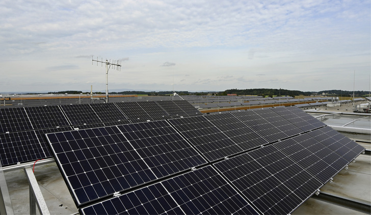 Das Solarpaket enthält jede Menge Verbesserungen für gewerbliche Anlagen. Nicht konsequent ist allerdings, dass die Pflicht zur Teilnahme an Ausschreibungen bereits bei 750 Kilowatt beginnt. - © Foto: Velka Botička