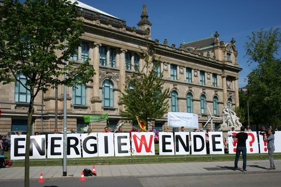 Energiewendeende | Der Protest vor der niedersächsischen Staatskanzlei war Teil einer Bundesweiten Protestaktion. - © Marike Ziehmann