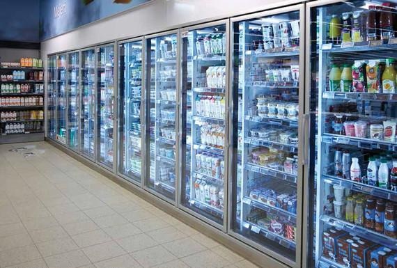 Kühl- und Gefrierschränke machen fast ein Drittel des gesamten Energieverbrauchs eines Supermarkts aus. Eine optimierte Regelung dieser Geräte, bei der auch die Lebensmittelsicherheit nicht beeinträchtigt wird, kann bis zu 33 Prozent der Energiekosten einsparen. - © Foto: Danfoss