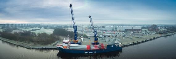 Heavy-lift port of Rendsburg and development center of Senvion. - © Rendsburg Port Authority