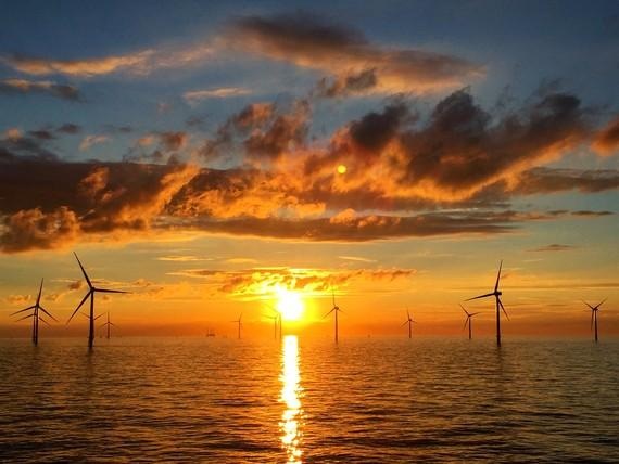 Siemens Offshore Windpark | Manche Windparks stehen so dicht zusammen, dass sie sich gegenseitig den Wind stehlen. - © SGRE