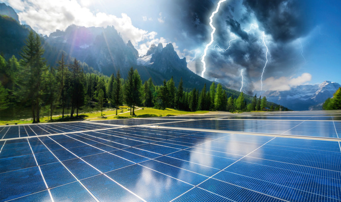 © Bild: Citel Auch Einschläge in der näheren Umgebung von PV-Kraftwerken können auf unterschiedliche Arten Schäden verursachen.