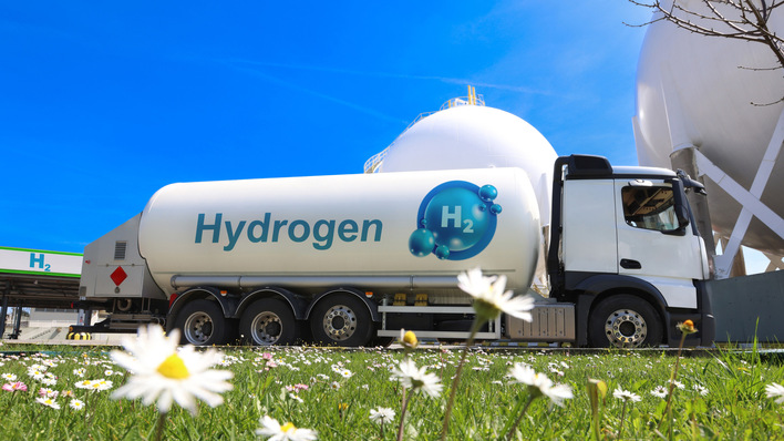 © BULENT CAMCI - stock.adobe.com Stationäre und Mobile Speicher spielen eine wichtige Rolle in der Wasserstoff-Infrastruktur.