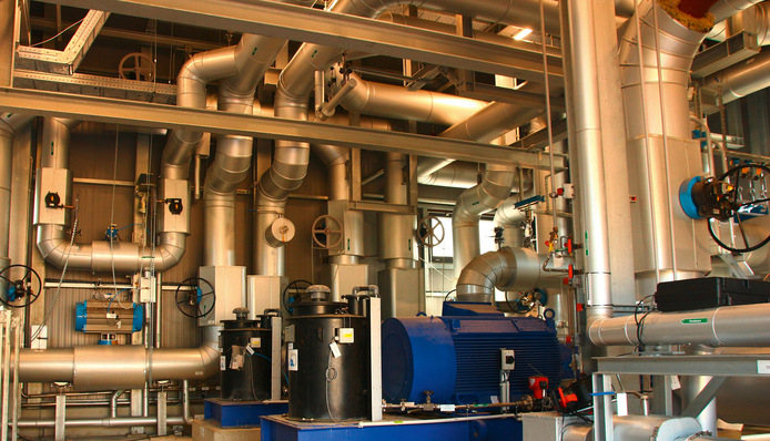 © Foto: Strabag Geothermie Garching, 4,9 Megawatt (MW) elektrische und 6,88 MW thermische Leistung: Die jährliche Stromeinspeisung kann mehr als 36 Gigawattstunden betragen, die maximale Wärmeeinspeisung in ein Fernwärmenetz 15 Gigawattstunden. Nachträgliches Messen belegte die Netzverträglichkeit