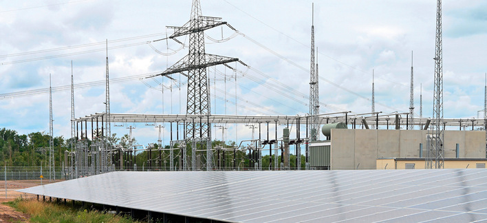 © Foto: Velka Botička Wenn die Photovoltaikanlage ans Netz angeschlossen ist, muss sie die Vorgaben der Nis-2-Richtlinie erfüllen. Diese legt in der gesamten EU harmonisiert die Standards für die Cybersicherheit der kritischen Infrastruktur fest.
