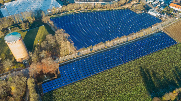 © Greenonetech In der Nah- und Fernwärmeversorgung kann die Solarthermie ihre Stärken voll ausspielen.